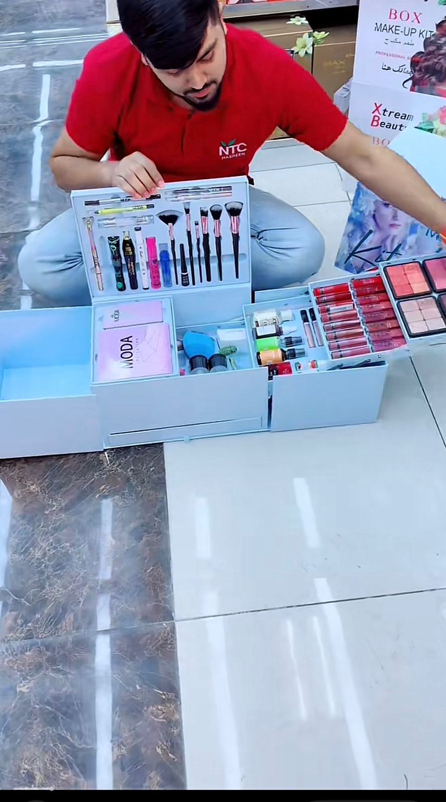 Make-up Kit Cosmetics