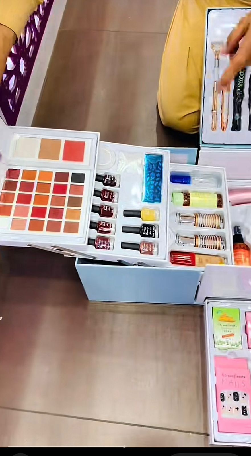 Bestest Make-up Box