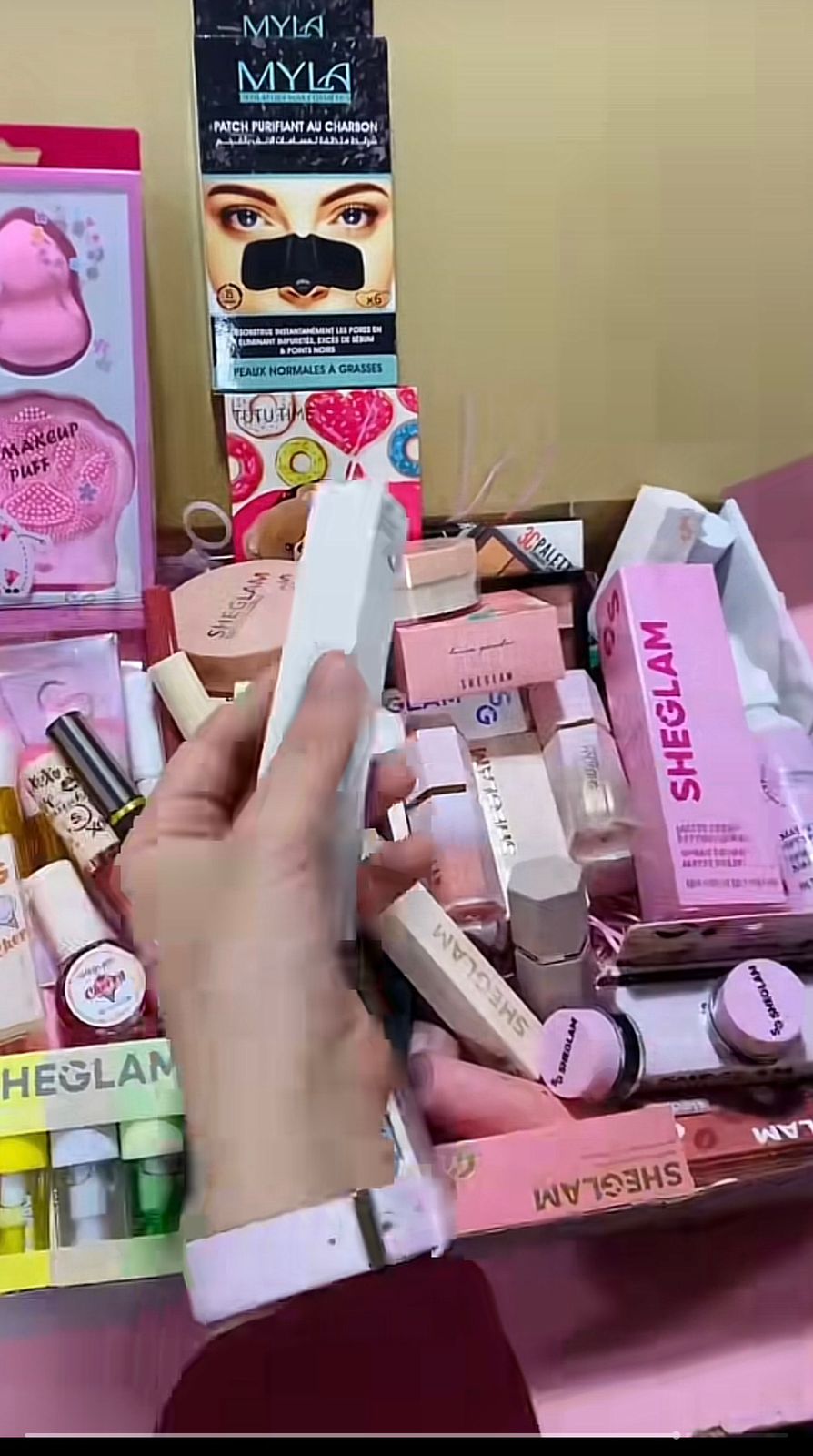 MAKEUP DEAL