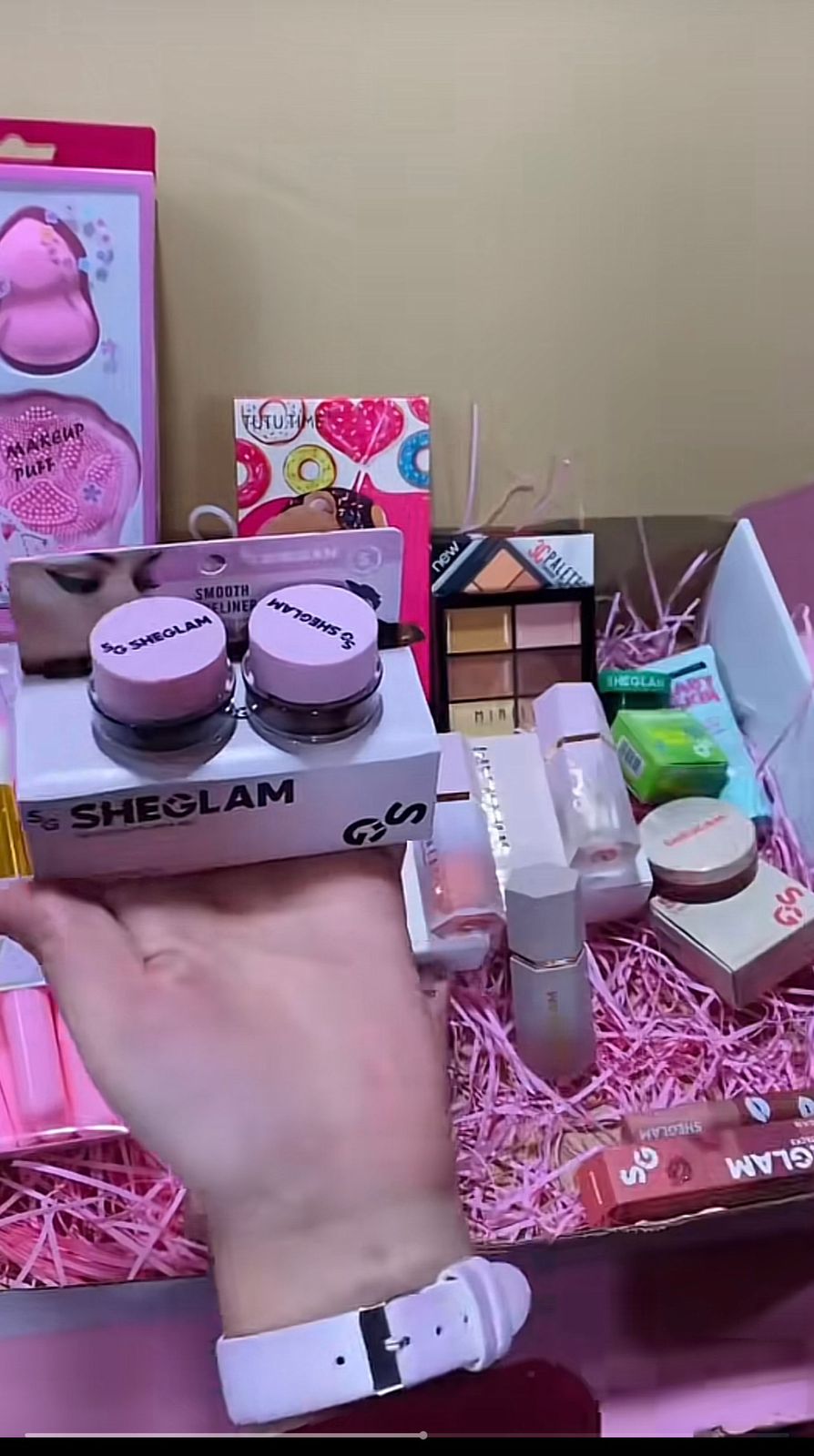 MAKEUP DEAL